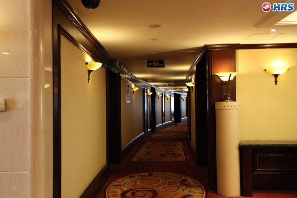Guxiang Hotel Shanghai (Former Howard Johnson Plaza Shanghai)